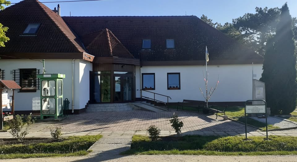 Rólunk